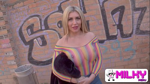Milf española tetona no puede resistirse a hacerme una mamada