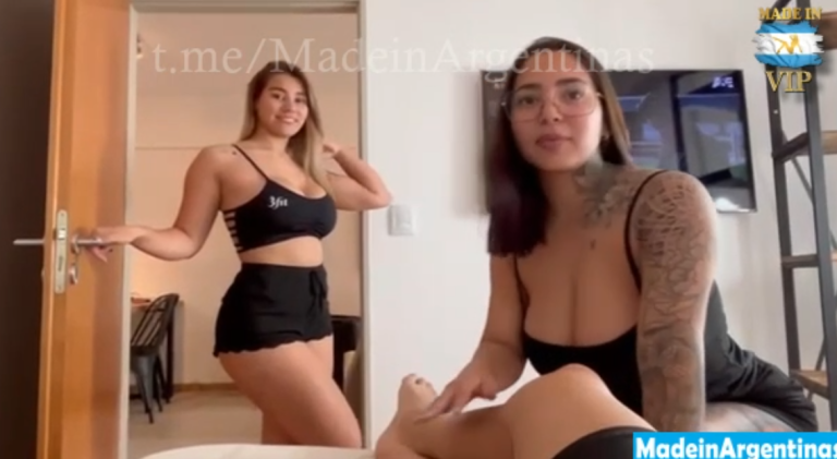 Abril Di Seli & Mafer Alvarez – Regalo Sorpresa De Cumpleaños Para Mi Novio