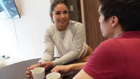Mi prima quiere desayunar conmigo