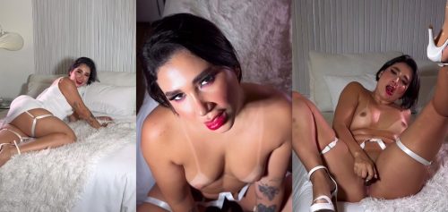 Annabgo – Colombiana caliente se masturba en su cama