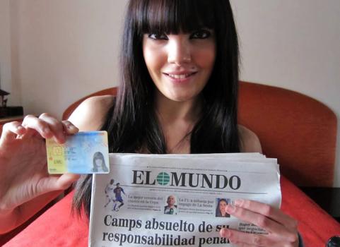 Desvirgada en su 18 cumpleaños – Carmen Lomama